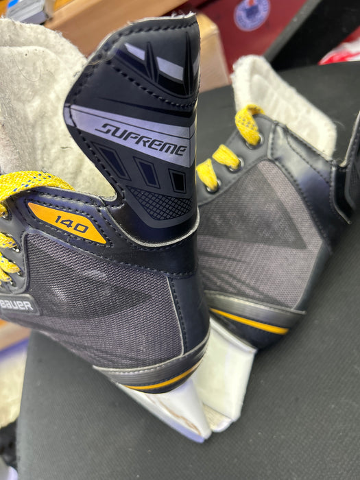 Used Bauer Supreme 140 Junior Player Skates