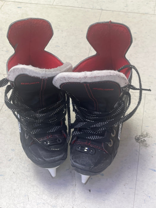 Used Bauer Vapor X250 Size 9 Youth Skates
