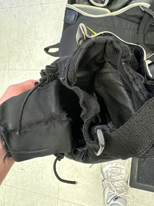 Used Bauer Vapor Hyperlite Senior Medium Chest Protector