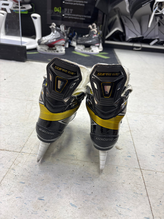 Used Bauer Supreme 3s Youth Size 12.5
