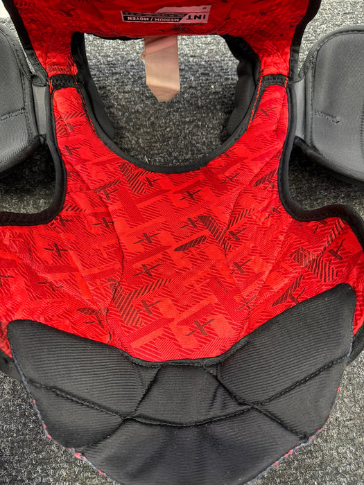 Used Bauer Vapor Intermediate Medium Shoulder Pads