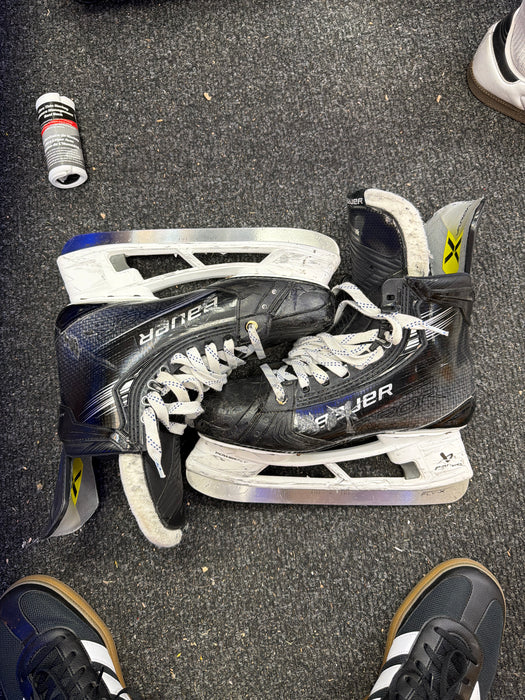 Used Bauer Vapor Hyperlite 2 Size 8.5 Fit 2 Skates