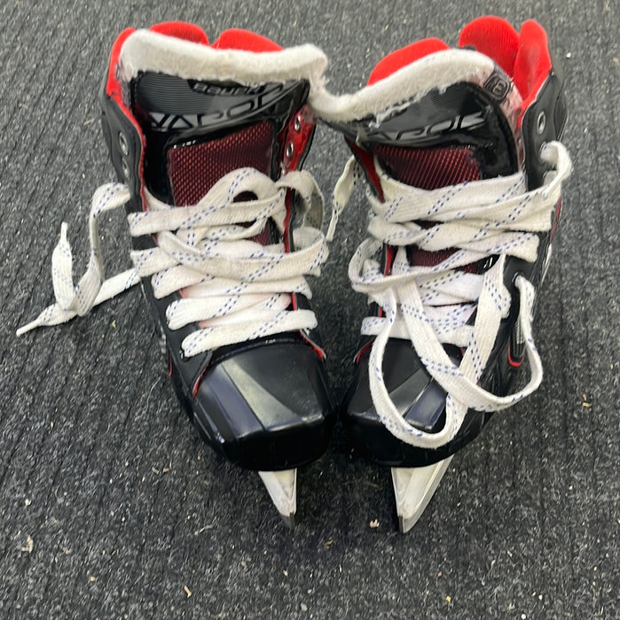 Used Bauer Vapor X2.7 Size 3.5 Goal Skates