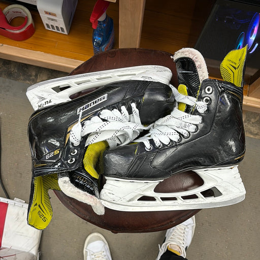 Used Bauer Supreme S29 Size 8.0D Player Skates