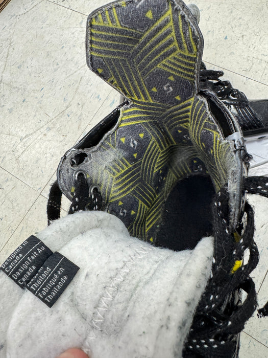 Used Bauer M40 Skates Y11.0
