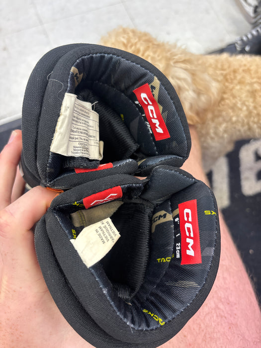 Used CCM Tacks AS-V Pro 9” Gloves