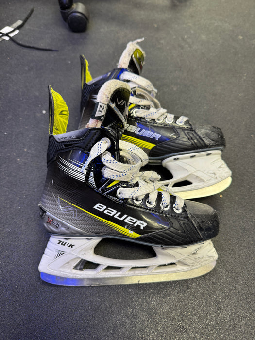Used Bauer Vapor X4 Skates 2.5 D
