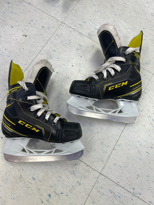 Used CCM SuperTacks 9350 Youth Player Skates