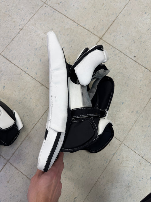 DEMO True HZRDUS 9x4 Goalie Catcher Blocker Set Senior