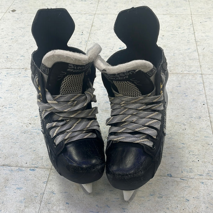 Used Bauer Supreme 160 Size 12EE Youth Player Skates