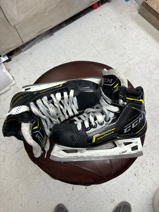 Used CCM Super Tacks 9380 Size 4.5D Intermediate Goal Skates