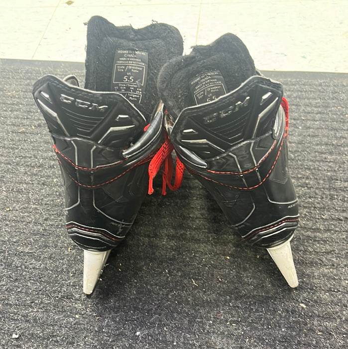Used CCM JetSpeed Size 5.5 Player Skates