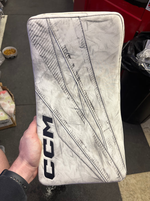 Used CCM Axis F9 Senior Blocker