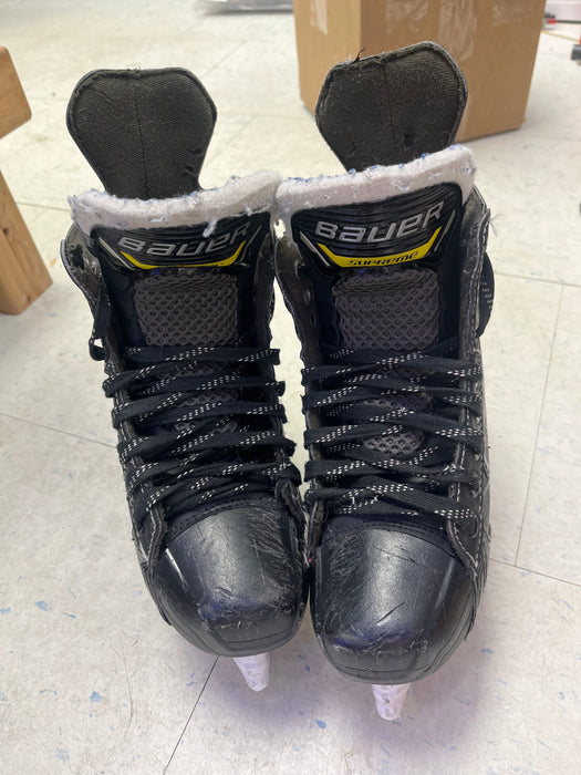 Used Bauer Supreme M1 Size 2.5 Skates