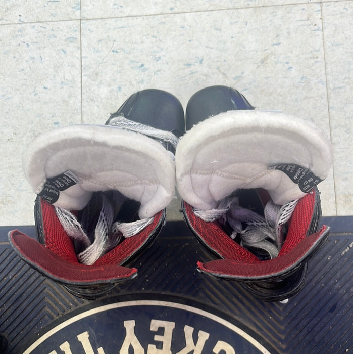 Used Bauer Vapor X800 Size 1 Player Skates