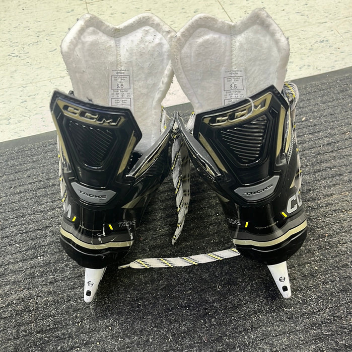 Used CCM Tacks AS570 Size 8.5EE Player Skates