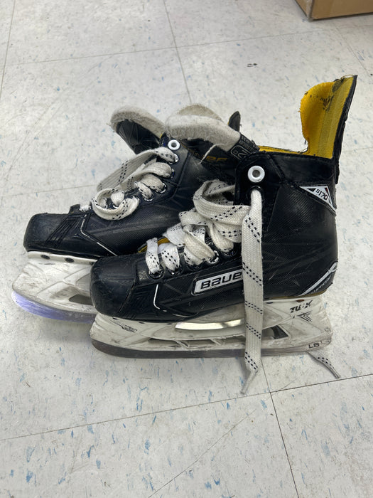 Used Bauer Supreme S170 Player Skates