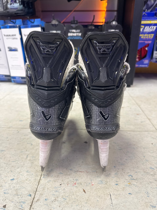 Used Bauer Supreme M50 Pro Skates Size 2.5D