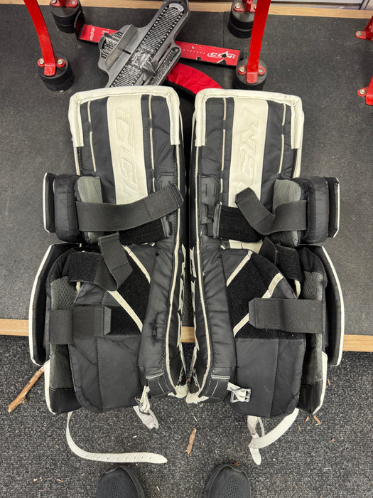 Used CCM Eflex 5.5 Goalie Leg Pads 26"+1"