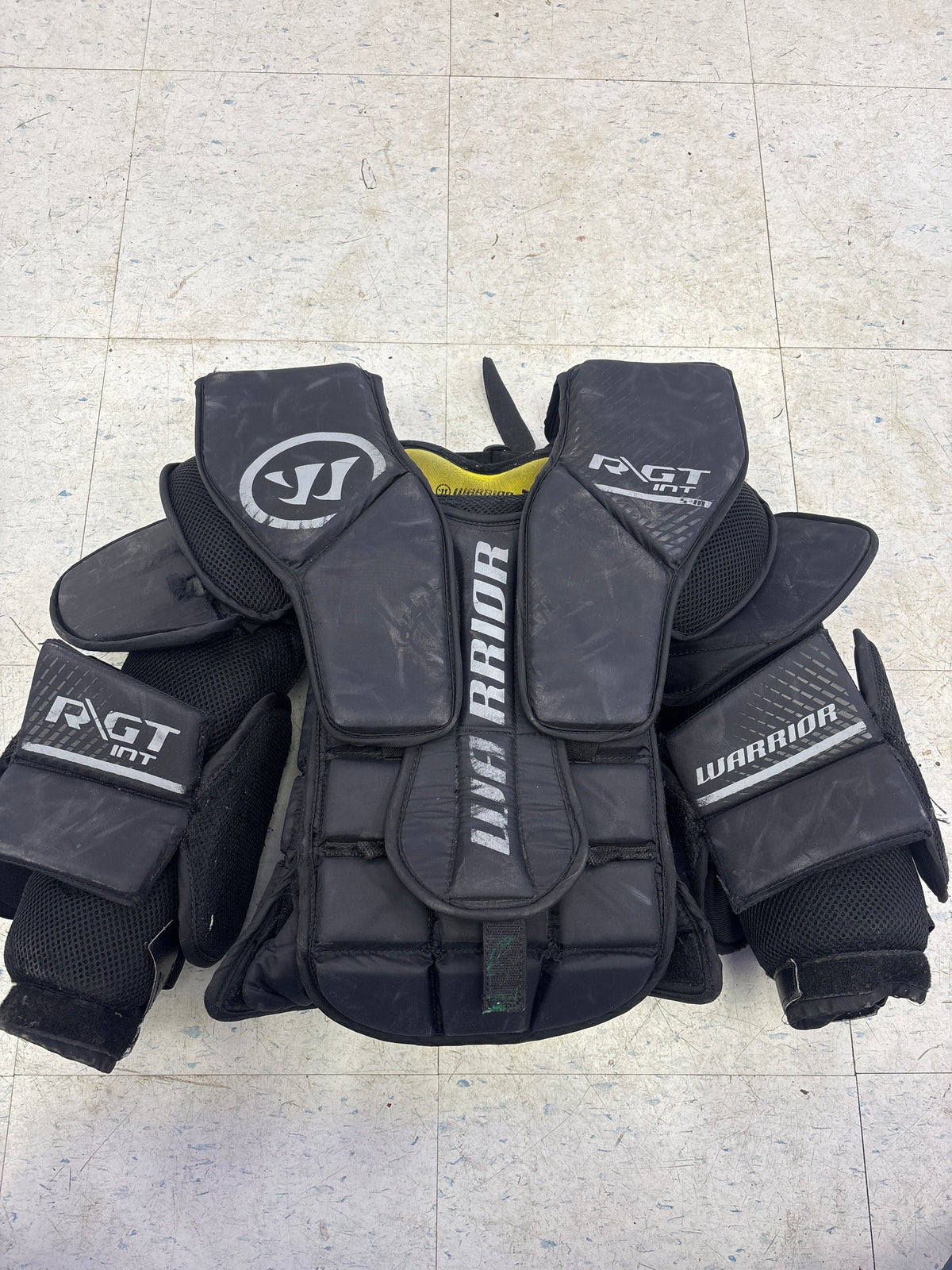 Used Warrior Ritual GT Intermediate Small/Medium Chest Protector — Crow ...