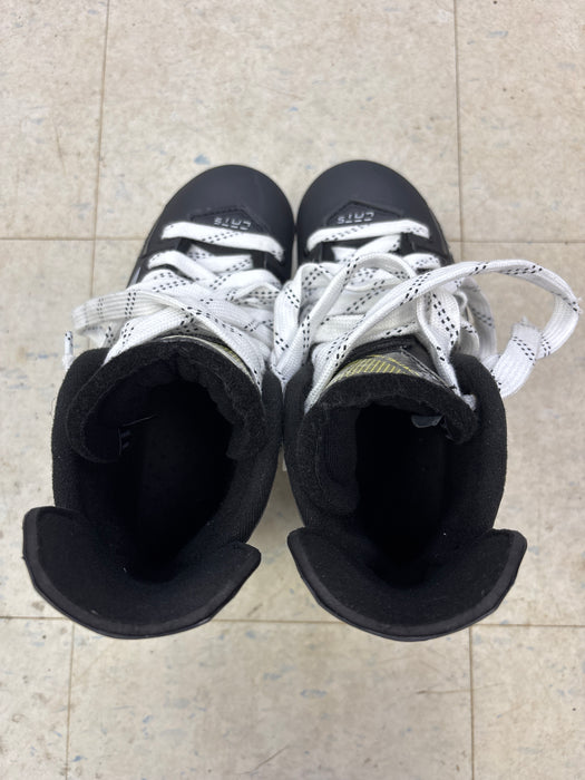 True Catalyst 5 Size 7.5 Senior Skates