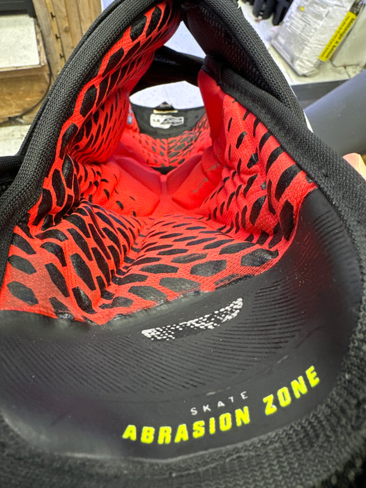 Used Bauer Vapor Hyperlite 16” Shin Guards