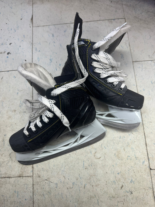 Used CCM AS550 Skates Size 1.0D