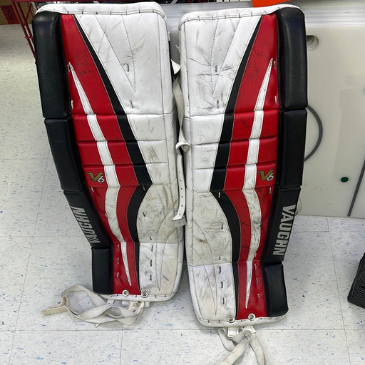 Used Vaughn Velocity V6 31+1 Leg Pads