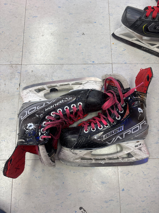 Used Bauer Vapor x3.7 Size 4.0D Skates