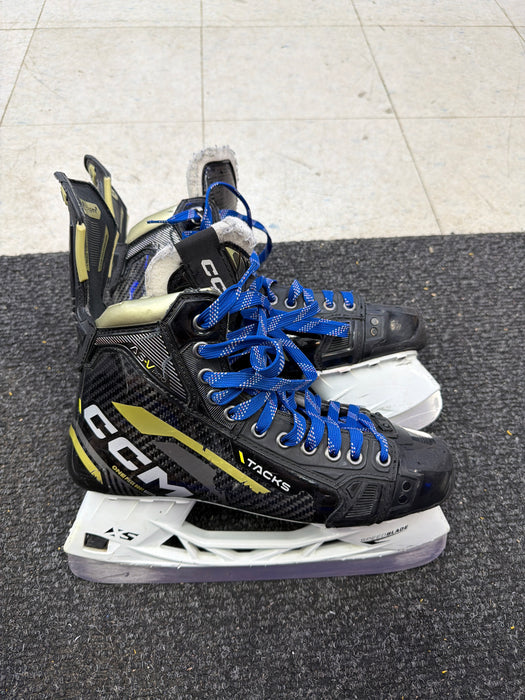 Used CCM Tacks AS-V Pro Size 9.0 Tapered Skated