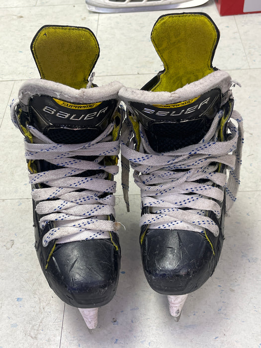 Used Bauer Supreme 3S Size 2.5 Skates
