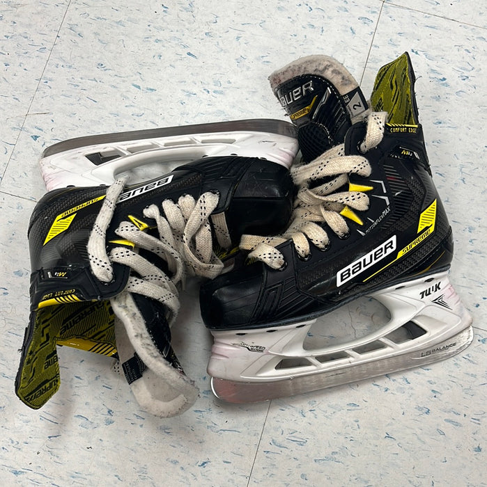 Used Bauer Supreme M4 Size 2EE Player Skates