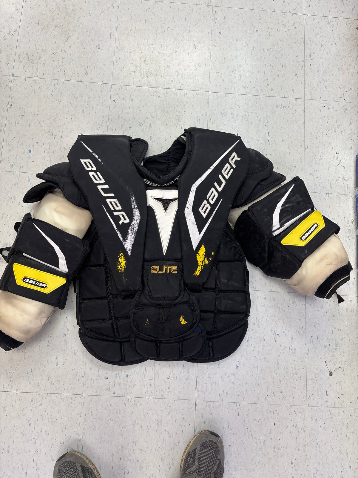 Used Bauer Elite Senior Large Chest Protector — Crow's Sports Hockey