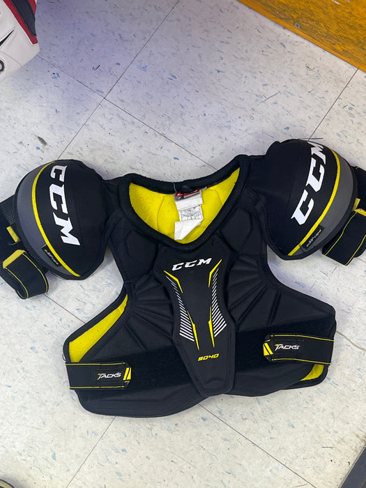 Used CCM Tacks 9040 Junior Medium Shoulder Pads