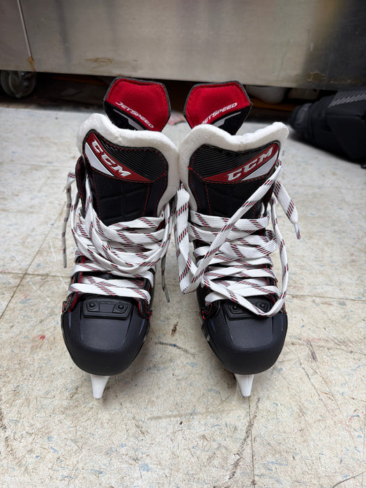 Used CCM JetSpeed FT475 Size 1.5R Skates