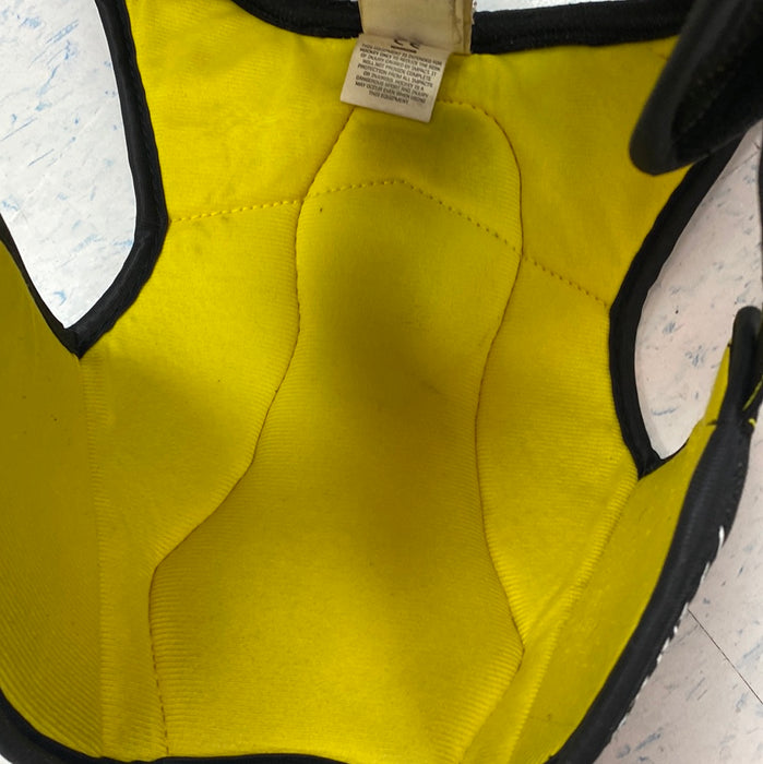 Used CCM Ultra Tacks 2.0 Junior Medium Shoulder Pads