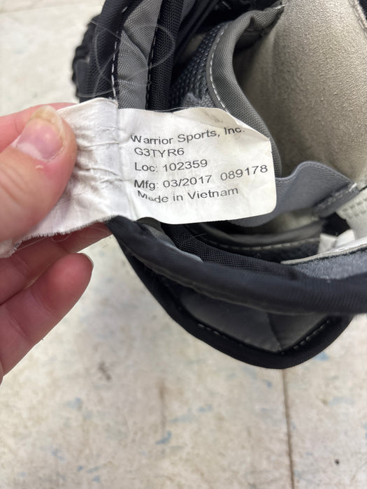Used Warrior Ritual G3 Youth Catcher Regular