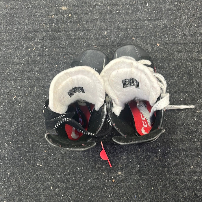 Used CCM JetSpeed FT340 Size 10 Youth Player Skates