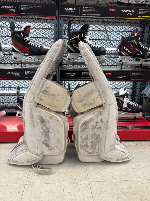 Used Bauer Vapor 2x Intermediate Medium (31+) Pads