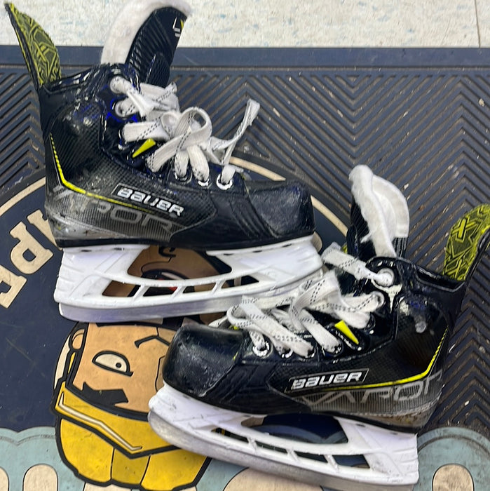 Used Bauer Vapor 3X Youth 12D Player Skates