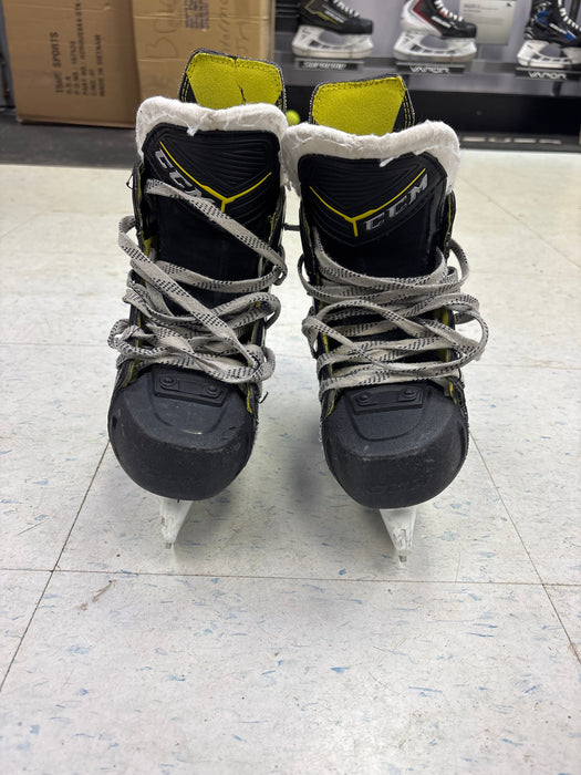Used CCM Tacks 9370 Junior Size 2.5
