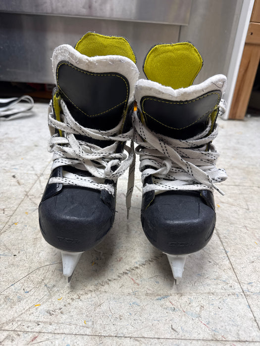 Used CCM Super Tacks 9350 Skates Youth 11.0D