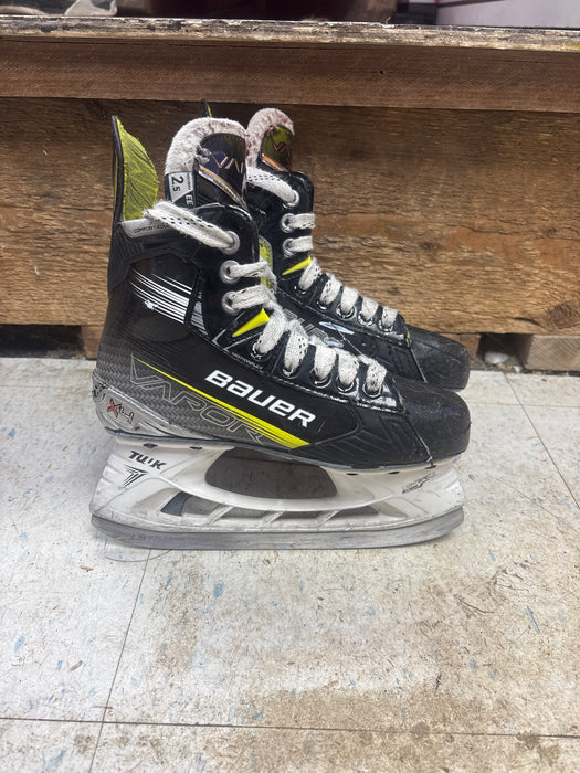 Used Bauer Vapor X4 Skates Size 2.5 EE