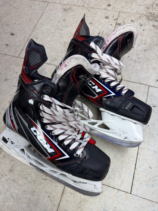 Used CCM JetSpeed FT490 Size 9.0EE Skates
