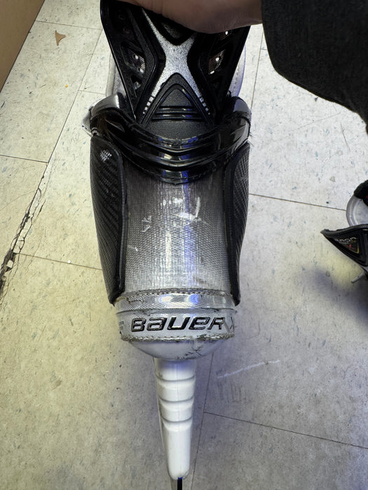 Pro Stock Used Bauer Hyperlite Skates 7.75 EE