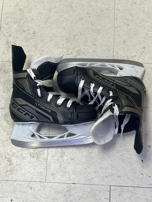 Used CCM Tacks AS 550 Size 12 Youth Skates