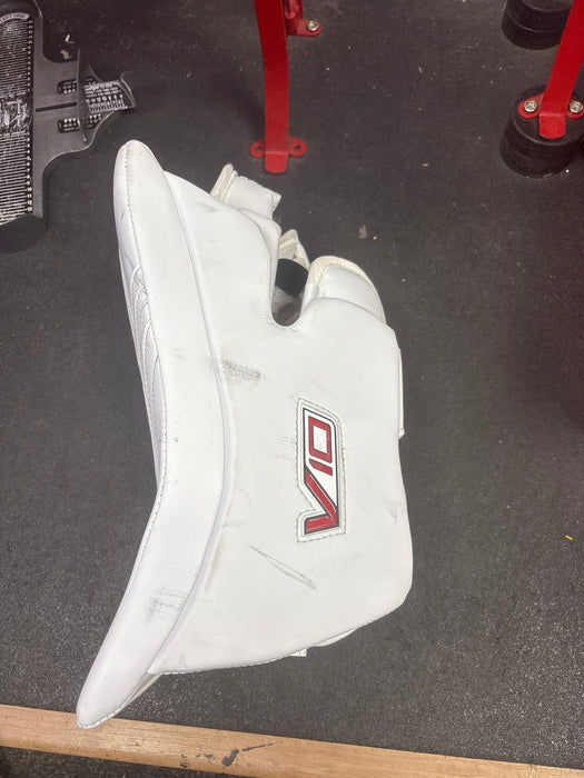 Used Vaughn Velocity V10 Pro Carbon Goalie Blocker Left Hand Size Senior