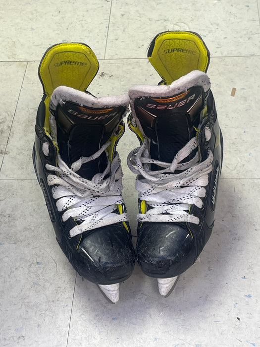 Used Bauer Supreme 3S Size 4 Skates