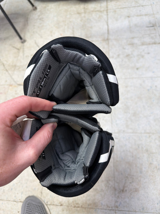 Used True XC5 Junior 11” Glove