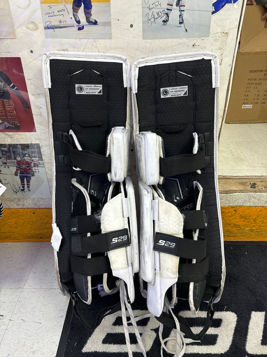 Used Bauer Supreme S29 Size Senior Large (35+) Goal Pads